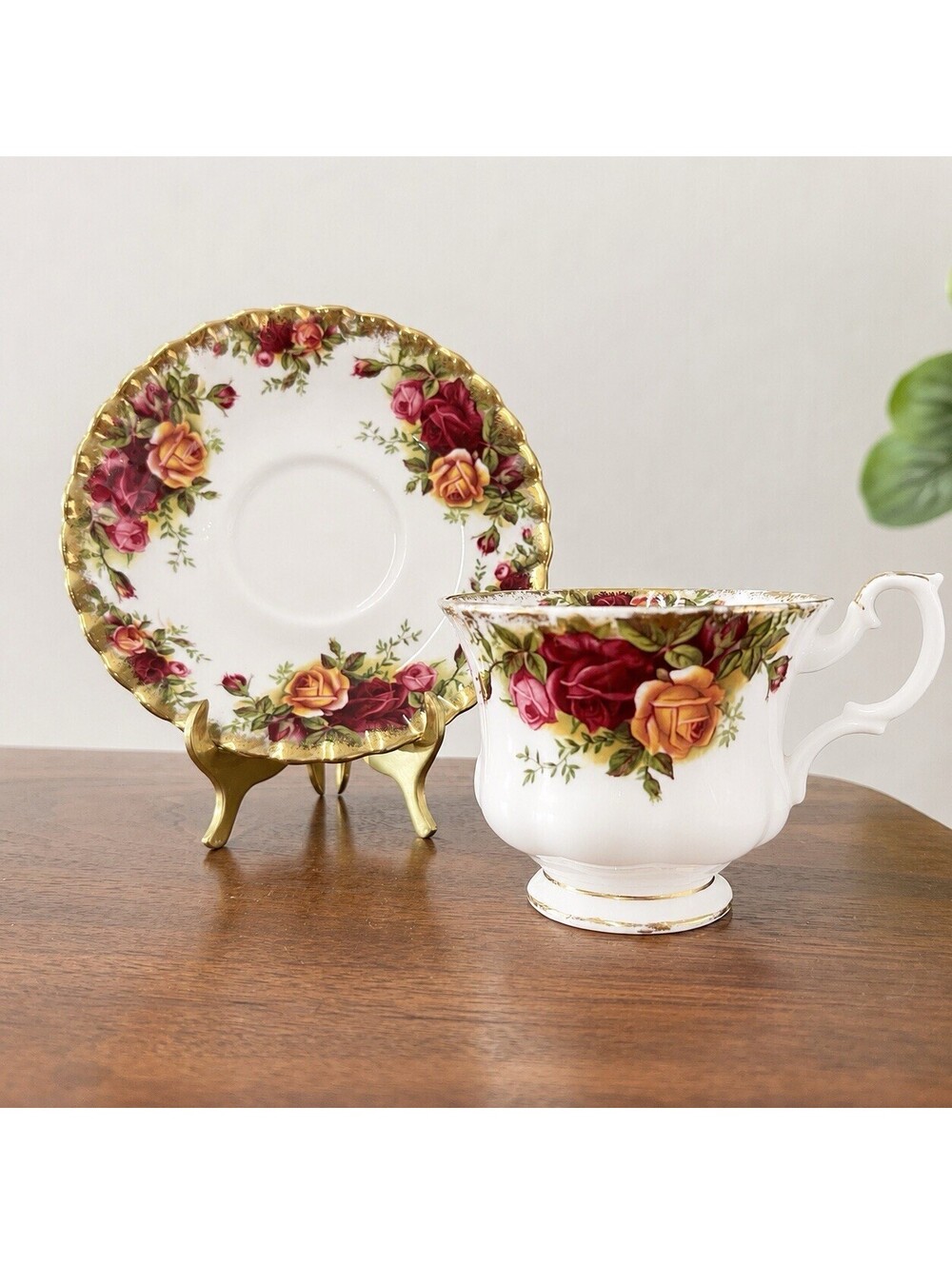 Royal Albert Old Country Roses Footed Tea Cup & Saucer Bone China Romantic Party